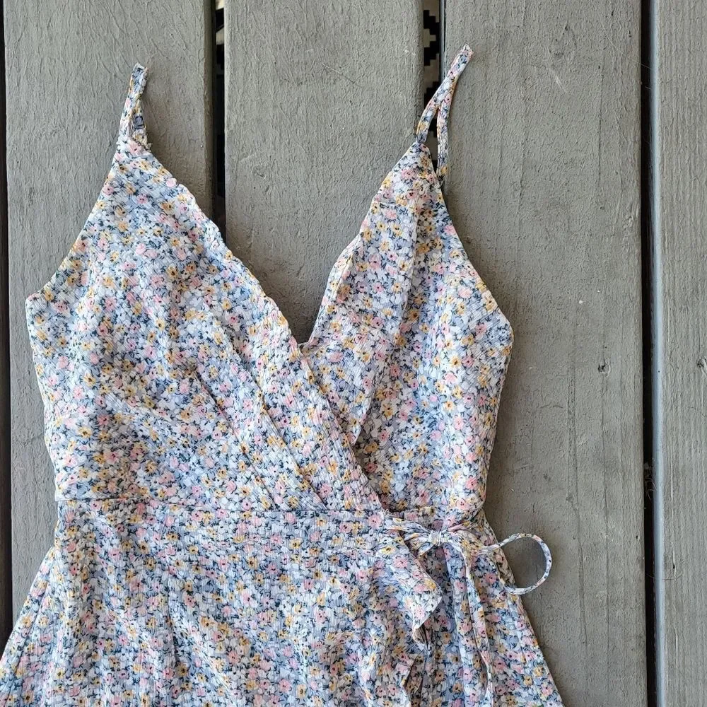 Princess Polly Blue Floral Romper Shorts Wrap Tie Waist Pastel‎ 2US